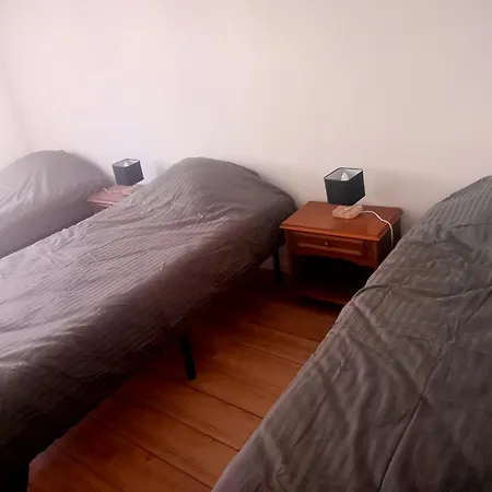 2 Pieces Centre